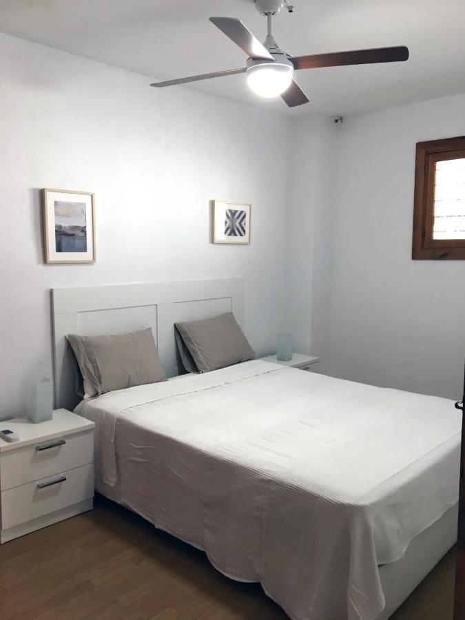 Apartamento Con Vistas Al Mar. Primera Linea De Playa. 아구아둘세 외부 사진