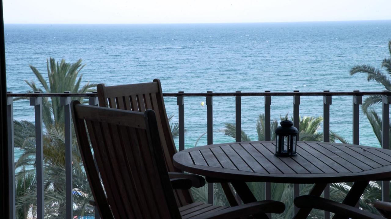 Apartamento Con Vistas Al Mar. Primera Linea De Playa. 아구아둘세 외부 사진